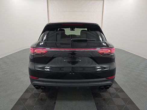 Used 2023 Porsche Cayenne Platinum Edition AWD/4WD image 7