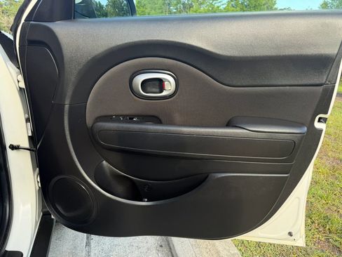 Used 2019 Kia Soul w/ Convenience Package FWD image 31