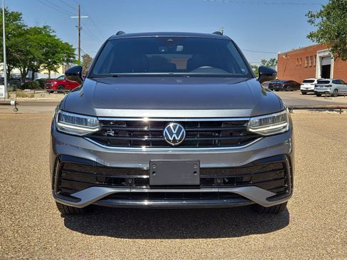 Used 2024 Volkswagen Tiguan SE R-Line AWD/4WD image 10