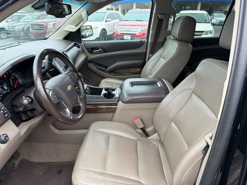 Used 2019 Chevrolet Suburban LT AWD/4WD image 12