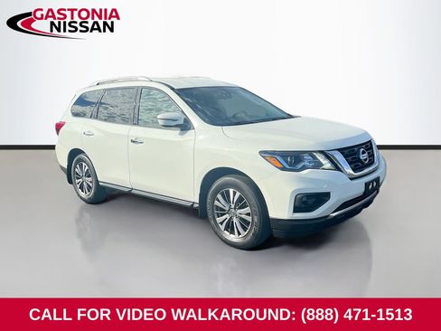 Used 2020 Nissan Pathfinder S image 1