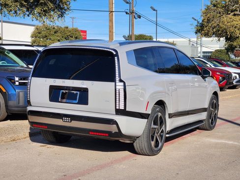 New 2026 Hyundai Ioniq 9 Calligraphy image 4