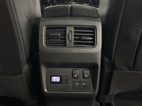 Used 2022 Nissan Rogue Platinum w/ Head-Up Display Package AWD/4WD image 35