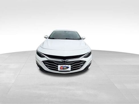 Used 2020 Chevrolet Malibu LT image 2