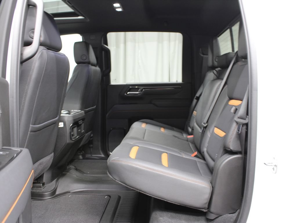 Used 2026 GMC Sierra 2500 AT4 w/ Technology Package AWD/4WD image 17