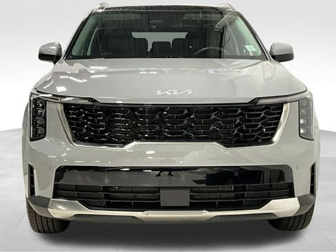 Used 2025 Kia Sorento S w/ Panoramic Sunroof Package image 2