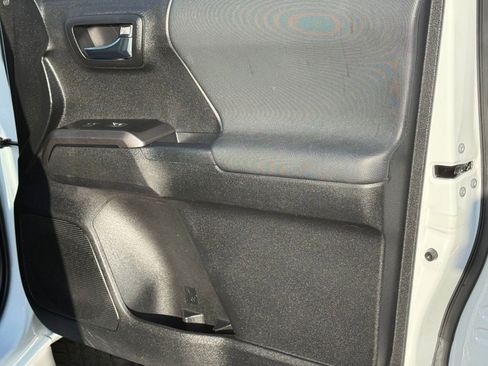 Certified 2022 Toyota Tacoma TRD Sport w/ Technology Package image 31