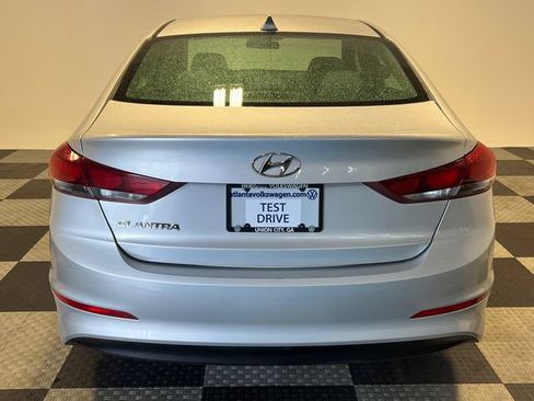 Used 2017 Hyundai Elantra SE w/ SE A/T Tech Package 03 FWD image 4