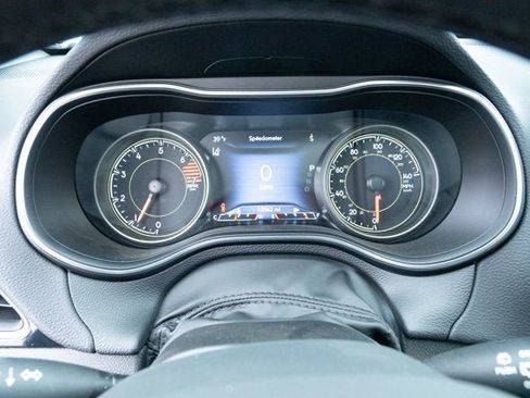 Certified 2023 Jeep Cherokee Altitude Lux w/ Lux Elite Package image 17