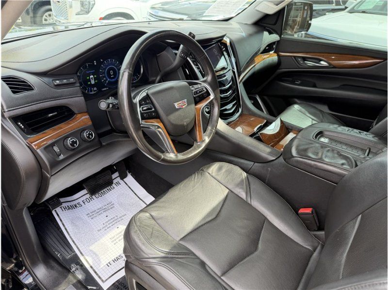 Used 2016 Cadillac Escalade ESV Luxury AWD/4WD image 18