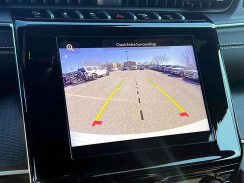 Certified 2025 Jeep Grand Cherokee Laredo image 31