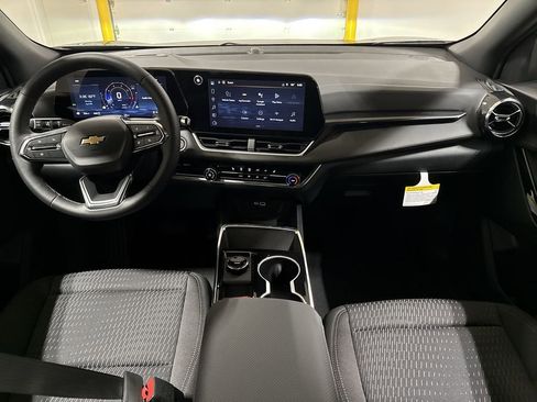 New 2026 Chevrolet Equinox LT w/ Safety and Technology Package AWD/4WD image 10