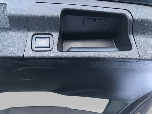 Used 2023 GMC Acadia SLE w/ Driver Convenience Package image 21