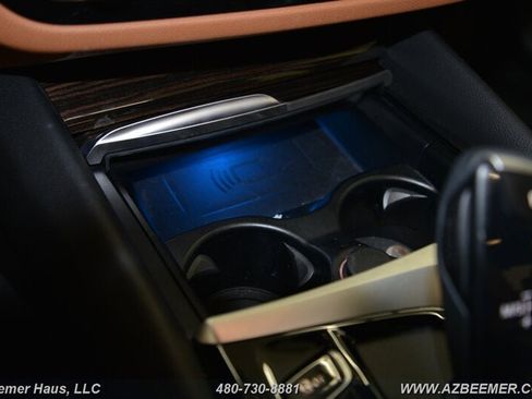 Used 2022 BMW 530e w/ Premium Package image 33