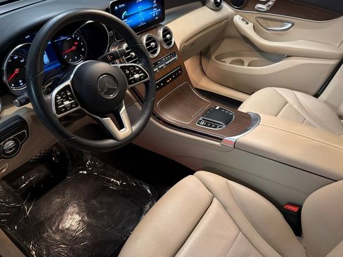 Used 2022 Mercedes-Benz GLC 300 image 9
