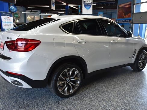 Used 2019 BMW X6 xDrive35i w/ Premium Package Essential AWD/4WD image 3