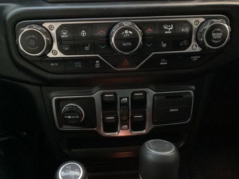 Used 2023 Jeep Wrangler Unlimited Sahara w/ Cold Weather Group image 26