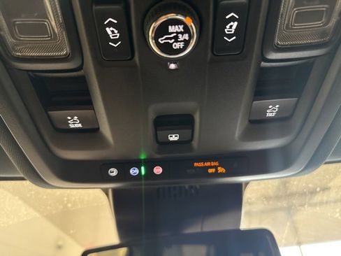 Certified 2024 Chevrolet Suburban Z71 w/ Luxury Package image 23