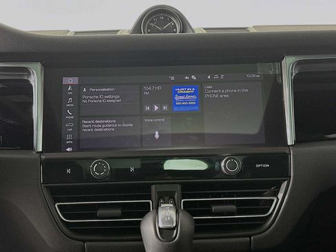 Certified 2026 Porsche Macan AWD/4WD image 17