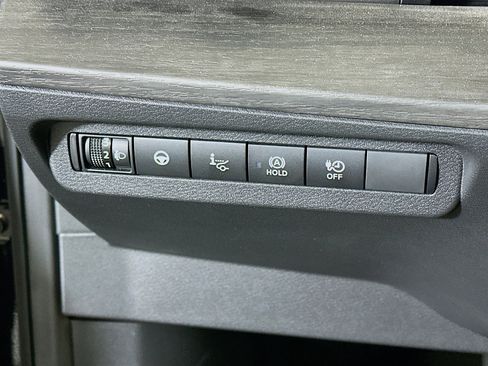 Used 2024 Nissan Ariya FWD image 17