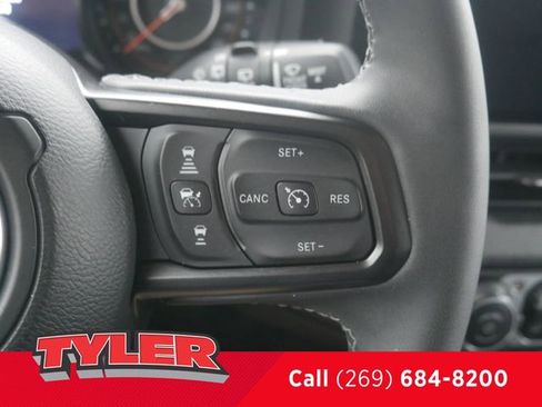 Certified 2025 Jeep Wrangler Willys image 30