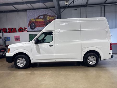 Used 2020 Nissan NV 2500 SV image 4