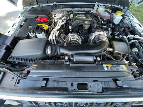 Used 2025 Jeep Gladiator Sport AWD/4WD image 31