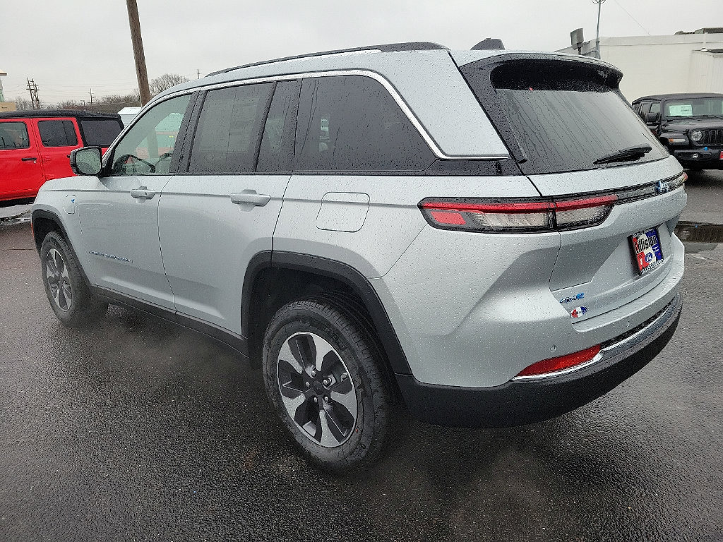 New 2023 Jeep Grand Cherokee 4WD 4xe image 2