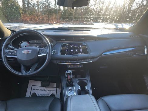 Used 2023 Cadillac XT4 Luxury w/ Cold Weather Package image 20