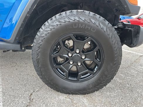 Used 2021 Jeep Gladiator Willys image 45