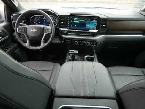 Used 2026 Chevrolet Silverado 1500 High Country w/ Technology Package AWD/4WD image 3