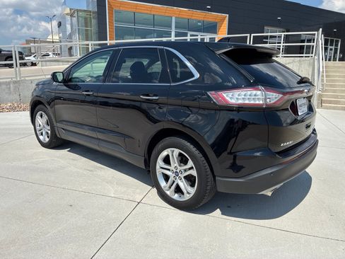 Used 2018 Ford Edge Titanium AWD/4WD image 3