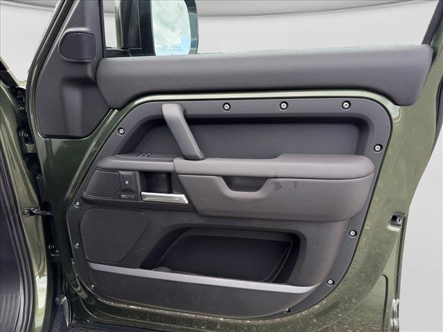 New 2026 Land Rover Defender 110 X-Dynamic SE AWD/4WD image 24