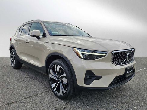 New 2025 Volvo XC40 B5 Ultra w/ Climate Package image 1