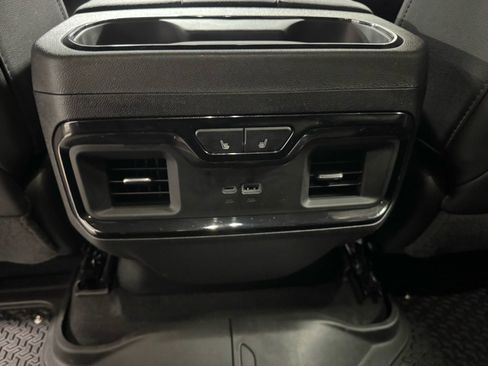 Used 2024 GMC Sierra 1500 AT4 w/ Technology Package image 12