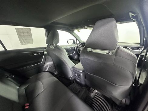 Used 2023 Toyota RAV4 SE image 13
