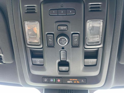 Used 2023 Chevrolet Suburban LT w/ LT Signature Package AWD/4WD image 31