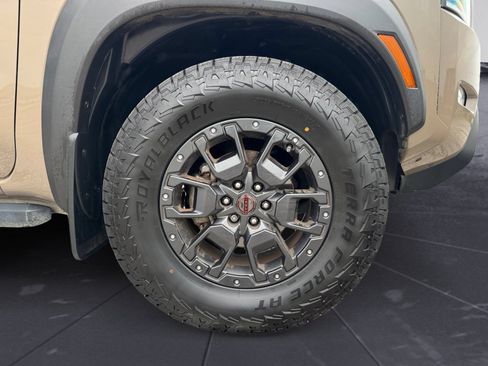 Used 2023 Nissan Frontier PRO-4X w/ Pro-4X Premium Package AWD/4WD image 13