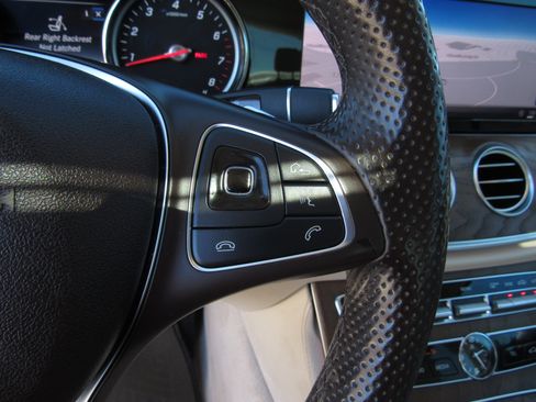 Used 2018 Mercedes-Benz E 300 w/ Premium 1 Package image 23