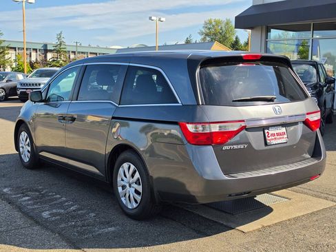 Used 2011 Honda Odyssey LX image 3