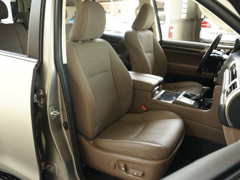 Used 2022 Lexus GX 460 Premium w/ Premium Plus Package AWD/4WD image 4