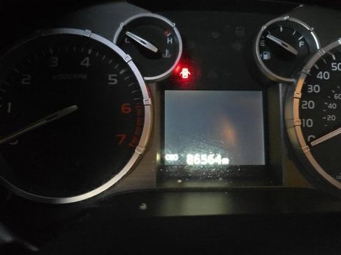 Used 2016 Toyota Tundra SR5 image 7