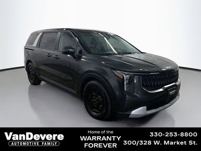 Used 2025 Kia Carnival