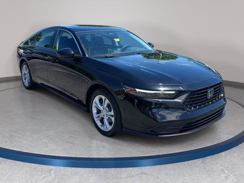 Used 2023 Honda Accord LX image 3