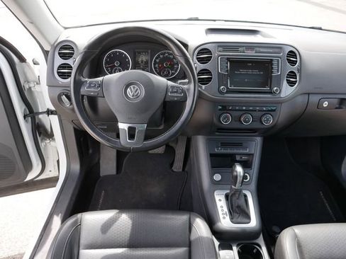 Used 2017 Volkswagen Tiguan Wolfsburg Edition image 21