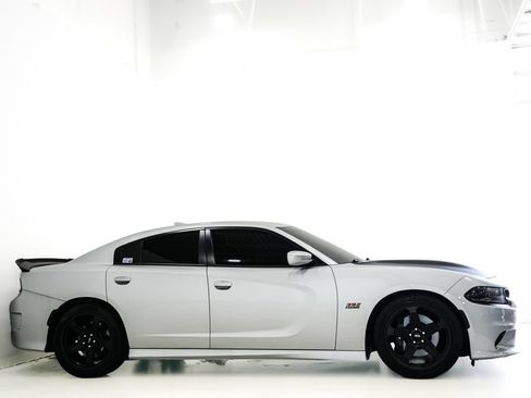 Used 2022 Dodge Charger Scat Pack RWD image 4