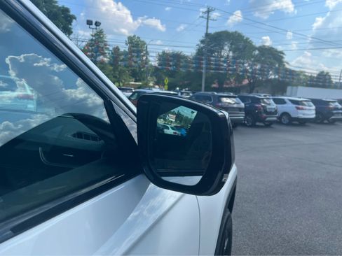 New 2025 Jeep Grand Cherokee L Altitude image 5