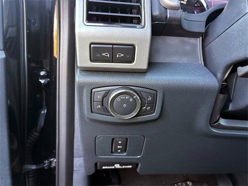 Used 2022 Ford F250 Lariat w/ Lariat Value Package image 18