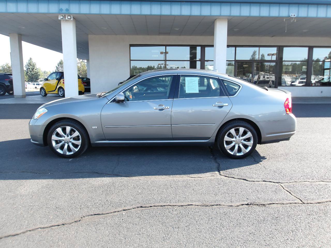 Used 2007 INFINITI M35 x w/ Technology Pkg AWD/4WD image 2