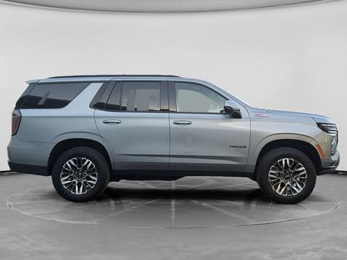 Used 2025 Chevrolet Tahoe Z71 AWD/4WD image 2